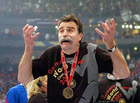 Bundestrainer Heiner Brand (Deutschland) fassungslos ob des Weltmeistertitels 2007 Handball WM Herren WM 2007, Länderspiel, Nationalteam, Finale, Endspiel, Feier, feiern, Siegesfeier, Sieg, Sieger Einzelbild Köln Glück, Begeisterung, Freude, Handball WM Herren WM 2007, Länderspiel, Nationalteam, Finale, Endspiel, Feier, feiern, Siegesfeier, Sieg, Sieger Einzelbild Köln Glück, Begeisterung, Freude,