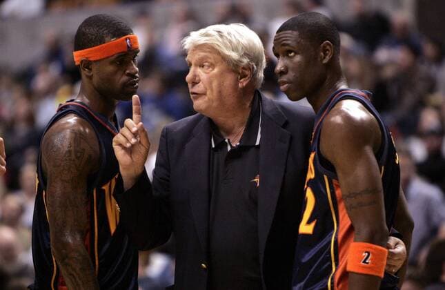 Trainer Don Nelson mit Anweisungen für Stephen Jackson (li.) und Mickael Pietrus (alle Golden State Warriors) -  (ind2007020515) Basketball Herren NBA 2006 2007, Gruppe Indianapolis Basketball Herren NBA 2006 2007, Gruppe Indianapolis
