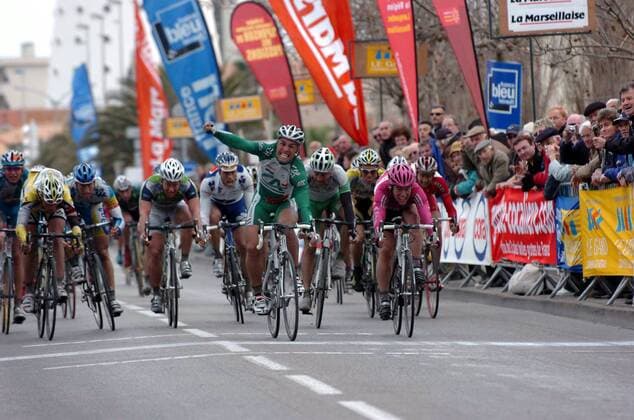 Angelo Furlan (Italien Credit Agricole, Mitte) gewinnt die erste Etappe der Etoile de Besseges 2007 -  Radsport Herren Etoile de Besseges 2007, Straßenradsport, Straße, Rad Totale 1. Etappe: Pezenas - Palavats les Flots Begeisterung, Freude, Radsport Herren Etoile de Besseges 2007, Straßenradsport, Straße, Rad Totale 1. Etappe: Pezenas - Palavats les Flots Begeisterung, Freude,