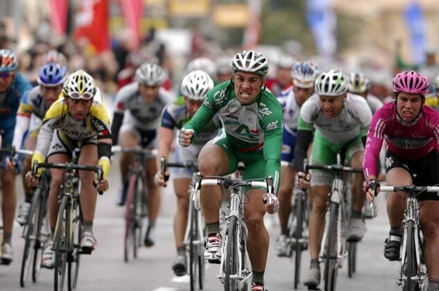 Angelo Furlan (Italien Credit Agricole, Mitte) gewinnt die erste Etappe der Etoile de Besseges 2007 -  Radsport Herren Etoile de Besseges 2007, Straßenradsport, Straße, Rad Gruppe 1. Etappe: Pezenas - Palavats les Flots Begeisterung, Freude, Radsport Herren Etoile de Besseges 2007, Straßenradsport, Straße, Rad Gruppe 1. Etappe: Pezenas - Palavats les Flots Begeisterung, Freude,