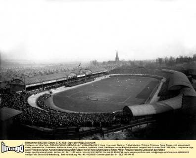 Vollbesetzter Villa Park -  Fußball Herren English Football League First Division 1900 1901, One, 1. Englische Liga, Aston Villa Totale Aufnahmedatum geschätzt Birmingham Fußball Herren English Football League First Division 1900 1901, One, 1. Englische Liga, Aston Villa Totale Aufnahmedatum geschätzt Birmingham
