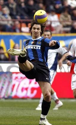 Zlatan Ibrahimovic (Inter Mailand) am Ball -  Fußball Herren Serie A 2006 2007, 1. Italienische Liga, FC Internazionale Mailand Einzelbild Mailand Fußball Herren Serie A 2006 2007, 1. Italienische Liga, FC Internazionale Mailand Einzelbild Mailand