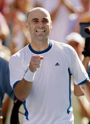 Andre Agassi (USA) jubelt -  (nyp20050905120) Tennis Herren US Open 2005, ATP Tour, Grand Slam Einzelbild New York, NY, N Y Freude, Tennis Herren US Open 2005, ATP Tour, Grand Slam Einzelbild New York, NY, N Y Freude,