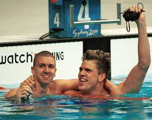 Anthony Ervin (li.), 50 Meter Freistil Olympiasieger 2000 und Gary Hall Jr. (beide USA Platz 2) -  (OLY2000092210) Schwimmen OS Sommer Herren Olympische Spiele 2000 Sommerspiele, Vdig Gruppe Sydney Harmonie, Freude, Schwimmen OS Sommer Herren Olympische Spiele 2000 Sommerspiele, Vdig Gruppe Sydney Harmonie, Freude,