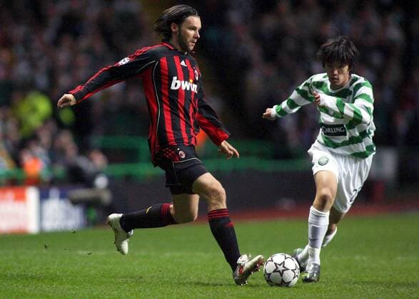 Marek Jankulovski (AC Mailand, li.) gegen Shunsuke Nakamura (Celtic Glasgow) -  Fußball EC 1 Herren Champions League 2006 2007, Celtic Glasgow - Milan Gruppe Glasgow Dynamik, Fußball EC 1 Herren Champions League 2006 2007, Celtic Glasgow - Milan Gruppe Glasgow Dynamik,