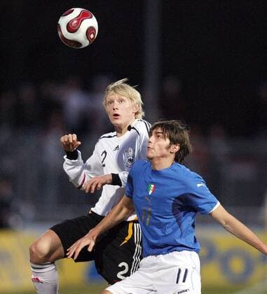 Andreas Beck (Deutschland U21, li.) gegen Paolo de Ceglie (Italien U21) - Fußball Länderspiel Herren Freundschaftsspiel 2007, Nationalteam, Nationaltrikot, Test, Testspiel, U21, U 21 Gruppe Deutschland - Italien Reutlingen Dynamik, Fußball Länderspiel Herren Freundschaftsspiel 2007, Nationalteam, Nationaltrikot, Test, Testspiel, U21, U 21 Gruppe Deutschland - Italien Reutlingen Dynamik,