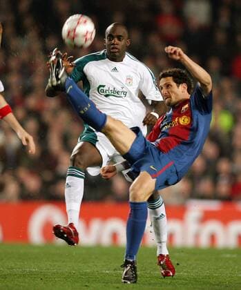 Juliano Belletti (FC Barcelona, re.) gegen Mohamed Sissoko (Liverpool) Fußball EC 1 Herren Champions League 2006 2007, FC Barcelona - Liverpool FC, Barca Gruppe Barcelona Dynamik, Kampf, Fußball EC 1 Herren Champions League 2006 2007, FC Barcelona - Liverpool FC, Barca Gruppe Barcelona Dynamik, Kampf,