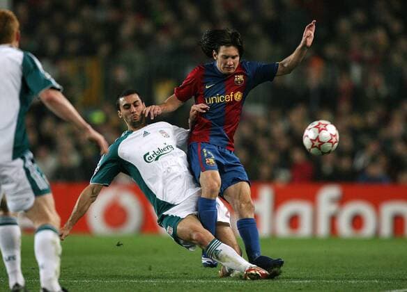 Lionel Messi (FC Barcelona, re.) gegen Alvaro Arbeloa (Liverpool) Fußball EC 1 Herren Champions League 2006 2007, FC Barcelona - Liverpool FC, Barca Gruppe Barcelona Dynamik, Kampf, Fußball EC 1 Herren Champions League 2006 2007, FC Barcelona - Liverpool FC, Barca Gruppe Barcelona Dynamik, Kampf,