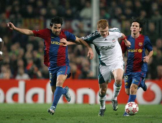 John Arne Riise (Liverpool, Mitte) gegen Deco (FC Barcelona) Fußball EC 1 Herren Champions League 2006 2007, FC Barcelona - FC Liverpool 1:2, Barca Gruppe Barcelona Dynamik, Fußball EC 1 Herren Champions League 2006 2007, FC Barcelona - FC Liverpool 1:2, Barca Gruppe Barcelona Dynamik,