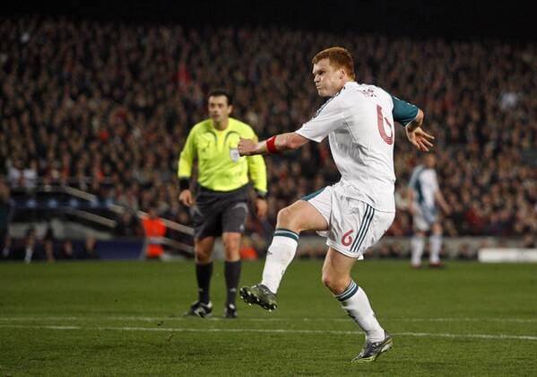 John Arne Riise (Liverpool) erzielt das 1:2 - EDITORIAL USE ONLY. No use with unauthorised audio, video, data, fixture lists, club league logos or live services. Online in-match use limited to 120 images, no video emulation. No use in betting, games or single club league player publications. Fußball EC 1 Herren Champions League 2006 2007, FC Liverpool Einzelbild Barcelona Fußball EC 1 Herren Champions League 2006 2007, FC Liverpool Einzelbild Barcelona