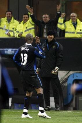Maicon (Inter Mailand) will den Torjubel hören -  Fußball EC 1 Herren Champions League 2006 2007, FC Internazionale Mailand Gruppe Mailand Freude, Fußball EC 1 Herren Champions League 2006 2007, FC Internazionale Mailand Gruppe Mailand Freude,