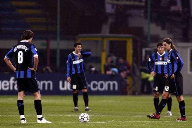 Hernan Crespo (re.) und Zlatan Ibrahimovic (Inter Mailand) enttäuscht beim Anstoss -  Fußball EC 1 Herren Champions League 2006 2007, FC Internazionale Mailand Gruppe Mailand Enttäuschung, Fußball EC 1 Herren Champions League 2006 2007, FC Internazionale Mailand Gruppe Mailand Enttäuschung,