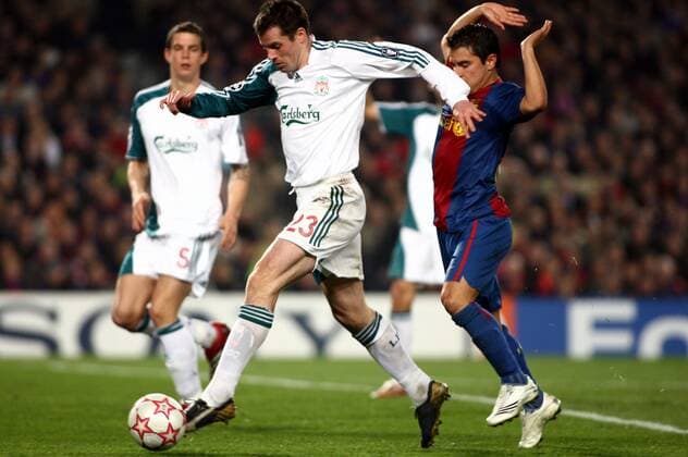 Jamie Carragher (FC Liverpool, li.) gegen Javier Saviola (FC Barcelona) -  (pan18955) Fußball EC 1 Herren Champions League 2006 2007, FC Barcelona - FC Liverpool 1:2, Barca, Achtelfinale Gruppe Barcelona Dynamik, Fußball EC 1 Herren Champions League 2006 2007, FC Barcelona - FC Liverpool 1:2, Barca, Achtelfinale Gruppe Barcelona Dynamik,  
