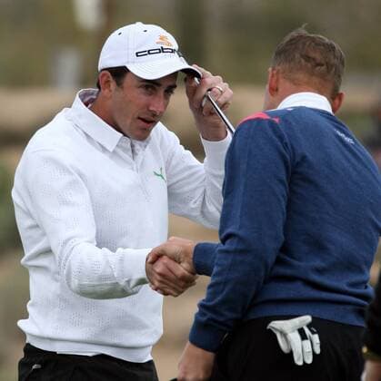Geoff Ogilvy (Australien, li.) und Niclas Fasth (Schweden) - shakehands -  (PXP2007022312) Golf Herren WGC Accenture Match Play Championship 2007, PGA Tour, Lochspiel, Lochspielwettbewerb Gruppe Marana Golf Herren WGC Accenture Match Play Championship 2007, PGA Tour, Lochspiel, Lochspielwettbewerb Gruppe Marana