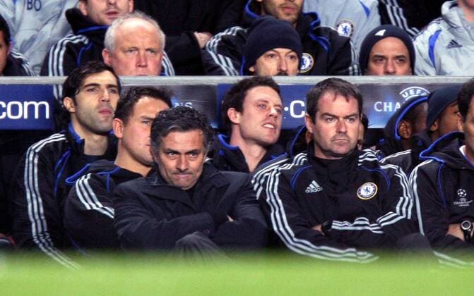 Trainer Jose Mourinho (li.) und Co Trainer Steve Clarke (beide Chelsea) sauer auf der Bank -  Fußball EC 1 Herren Champions League 2006 2007, Chelsea FC London Gruppe London Enttäuschung, Fußball EC 1 Herren Champions League 2006 2007, Chelsea FC London Gruppe London Enttäuschung,