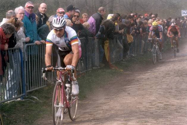 Erik Zabel (Deutschland Team Telekom) auf der Kopfsteinpflasterstrecke -  Radsport Herren 98. Paris - Roubaix 2000, Straßenradsport, Straße, Rad, Vneg Totale Compiegne - Roubaix Radsport Herren 98. Paris - Roubaix 2000, Straßenradsport, Straße, Rad, Vneg Totale Compiegne - Roubaix