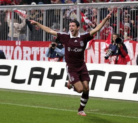 Roy Makaay (Bayern) - Torjubel Fußball EC 1 Herren Champions League 2006 2007, FC Bayern München Einzelbild o0 Achtelfinale München Freude, Begeisterung Fußball EC 1 Herren Champions League 2006 2007, FC Bayern München Einzelbild o0 Achtelfinale München Freude, Begeisterung