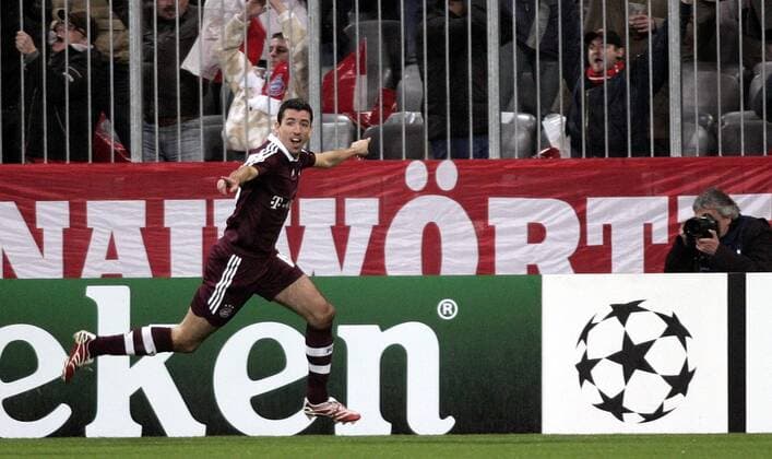 Torschütze Roy Makaay (Bayern) - Torjubel Fußball EC 1 Herren Champions League 2006 2007, FC Bayern München Einzelbild o0 Achtelfinale München Freude, Fußball EC 1 Herren Champions League 2006 2007, FC Bayern München Einzelbild o0 Achtelfinale München Freude,