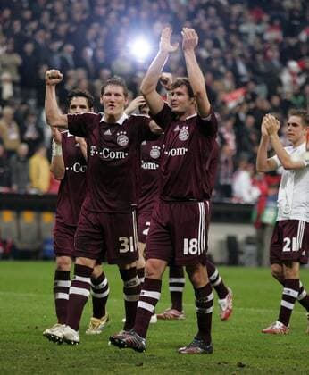 Bastian Schweinsteiger (li.) und Andreas Görlitz (beide Bayern) - Schlussjubel Fußball EC 1 Herren Champions League 2006 2007, FC Bayern München Gruppe Achtelfinale München Freude, Fußball EC 1 Herren Champions League 2006 2007, FC Bayern München Gruppe Achtelfinale München Freude,