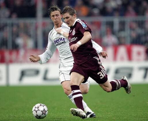 Bastian Schweinsteiger (Bayern, re.) gegen Guti (Real Madrid) Fußball EC 1 Herren Champions League 2006 2007, FC Bayern München - Real Madrid CF 2:1, Achtelfinale Gruppe München Dynamik, Fußball EC 1 Herren Champions League 2006 2007, FC Bayern München - Real Madrid CF 2:1, Achtelfinale Gruppe München Dynamik,