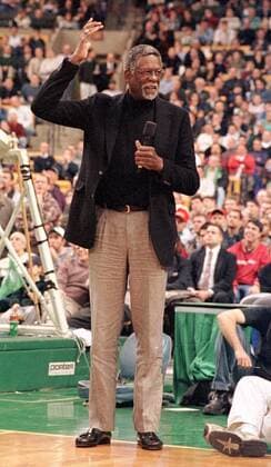Bill Russell (USA ehemals Boston Celtics) bei einer Ehrung in einer Halbzeitpause -  (BOS99122206) Basketball Herren NBA 1999 Einzelbild Boston Basketball Herren NBA 1999 Einzelbild Boston