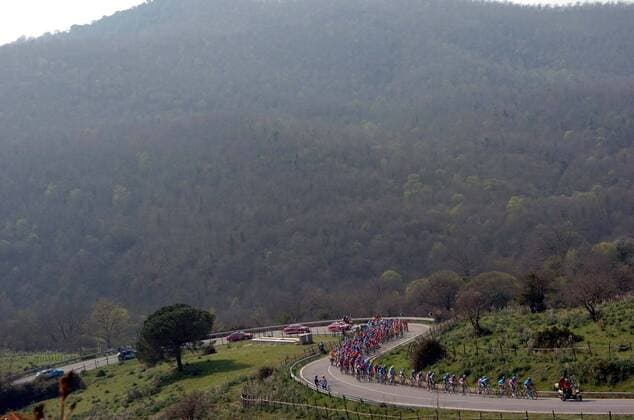 Teilnehmerfeld der 1. Etappe des Tirreno Adriatico 2007 von Civitavecchia nach Civitavecchia - Radsport Herren Tirreno Adriatico 2007, Straßenradsport, Straße, Rad, ProTour Totale o0 Kurs, Strecke, Rennstrecke, Streckenabschnitt 1. Etappe: Civitavecchia - Civitavecchia Radsport Herren Tirreno Adriatico 2007, Straßenradsport, Straße, Rad, ProTour Totale o0 Kurs, Strecke, Rennstrecke, Streckenabschnitt 1. Etappe: Civitavecchia - Civitavecchia