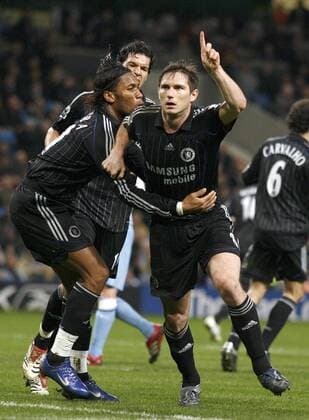 Frank Lampard (re.) und Didier Drogba (beide Chelsea) - Torjubel - EDITORIAL USE ONLY. No use with unauthorised audio, video, data, fixture lists, club league logos or live services. Online in-match use limited to 120 images, no video emulation. No use in betting, games or single club league player publications. Fußball Herren English Premier League 2006 2007, 1. Englische Liga, Chelsea FC London Gruppe Manchester Freude, Fußball Herren English Premier League 2006 2007, 1. Englische Liga, Chelsea FC London Gruppe Manchester Freude,