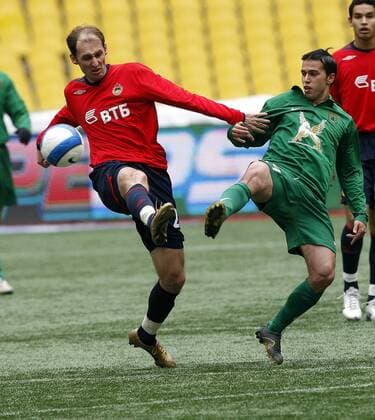 Elvir Rahimic (ZSKA Moskau, li.) gegen Selim Benachour (Rubin Kazan) -  (WAF016148) Fußball Herren Premier Liga 2007, 1. Russische Liga, CSKA Moskau - FC Rubin Kazan 3:1, FK o0 Kasan Gruppe Moskau Dynamik, Fußball Herren Premier Liga 2007, 1. Russische Liga, CSKA Moskau - FC Rubin Kazan 3:1, FK o0 Kasan Gruppe Moskau Dynamik,