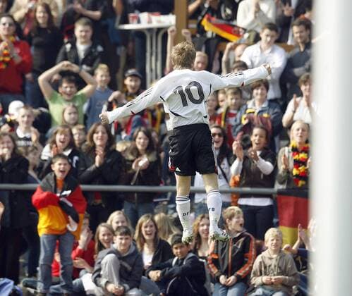 Marco Marin (Deutschland U18) - Torjubel Fußball Länderspiel Herren U18 Freundschaftsspiel 2007, Nationalmannschaft, Nationaltrikot, U 18, Junioren, Jugend Einzelbild Kehl Höhe, Freude, Begeisterung, Fußball Länderspiel Herren U18 Freundschaftsspiel 2007, Nationalmannschaft, Nationaltrikot, U 18, Junioren, Jugend Einzelbild Kehl Höhe, Freude, Begeisterung,