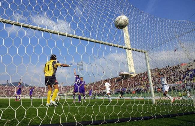 Mancinis (AS Rom, re.) Treffer wird, nach energischem reklamieren von seiten der Spieler des AC Florenz, nicht gegeben -  Fußball Herren Serie A 2006 2007, 1. Italienische Liga, ACF Fiorentina - AS Rom 0:0, Roma Totale Florenz Fußball Herren Serie A 2006 2007, 1. Italienische Liga, ACF Fiorentina - AS Rom 0:0, Roma Totale Florenz