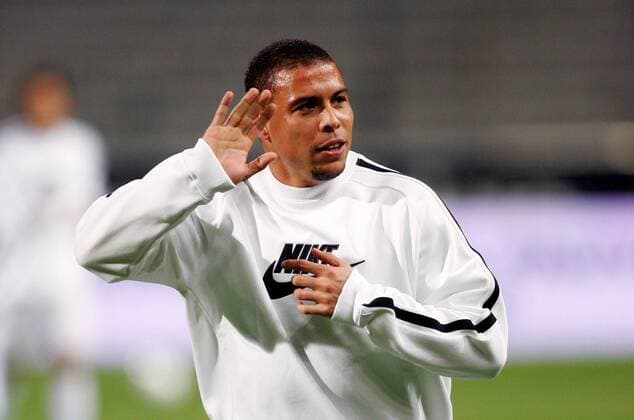 Ronaldo (AC Mailand Ronaldos Friends) - Erwärmung während des Benefizspiels The Match Against Poverty -  (pan19394) Fußball Herren UNDP The Match Against Poverty 2007, Benefiz, Benefizspiel, Vdig Einzelbild Marseille Fußball Herren UNDP The Match Against Poverty 2007, Benefiz, Benefizspiel, Vdig Einzelbild Marseille  