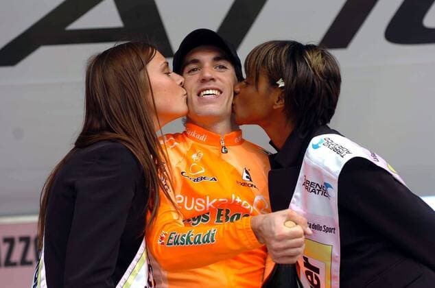Koldo Fernandez de Larrea (Spanien Euskaltel Euskadi) gewinnt die 7. Etappe der 42. Tirreno Adriatico 2007 - Radsport Herren 42. Tirreno Adriatico 2007, ProTour, Straßenradsport, Straße, Rad Gruppe Froschperspektive, unten, Freude, Radsport Herren 42. Tirreno Adriatico 2007, ProTour, Straßenradsport, Straße, Rad Gruppe Froschperspektive, unten, Freude,