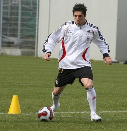 Roberto Hilbert (Deutschland) am Ball Fußball Herren Nationalmannschaft 2007, Training Einzelbild Frankfurt M. Fußball Herren Nationalmannschaft 2007, Training Einzelbild Frankfurt M.
