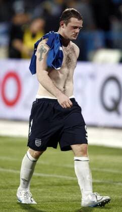 Wayne Rooney (England) enttäuscht - EDITORIAL USE ONLY. No use with unauthorised audio, video, data, fixture lists, club league logos or live services. Online in-match use limited to 120 images, no video emulation. No use in betting, games or single club league player publications. Fußball Länderspiel Herren EM Qualifikation 2007, Nationalteam, Nationaltrikot Einzelbild Tel Aviv Enttäuschung, Fußball Länderspiel Herren EM Qualifikation 2007, Nationalteam, Nationaltrikot Einzelbild Tel Aviv Enttäuschung,