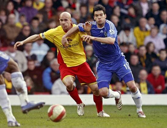 Michael Ballack (Chelsea, re.) gegen Gavin Mahon (Watford) - EDITORIAL USE ONLY. No use with unauthorised audio, video, data, fixture lists, club league logos or live services. Online in-match use limited to 120 images, no video emulation. No use in betting, games or single club league player publications. Fußball Herren English Premier League 2006 2007, 1. Englische Liga, Watford FC - Chelsea FC London Gruppe Watford Dynamik, Fußball Herren English Premier League 2006 2007, 1. Englische Liga, Watford FC - Chelsea FC London Gruppe Watford Dynamik,