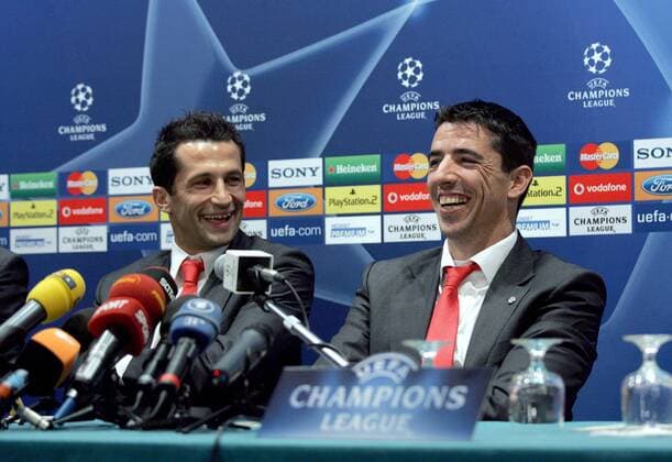 Hasan Salihamidzic (li.) und Roy Makaay (beide Bayern) während der Pressekonferenz - Fußball EC 1 Herren Champions League 2006 2007, FC Bayern München, Pressekonferenz, Pressetermin Gruppe Mailand Freude, Fußball EC 1 Herren Champions League 2006 2007, FC Bayern München, Pressekonferenz, Pressetermin Gruppe Mailand Freude,