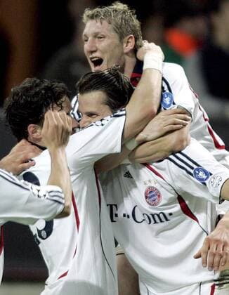 Torjubel Bayern, v.li.: Owen Hargreaves, Daniel van Buyten und Bastian Schweinsteiger Fußball EC 1 Herren Champions League 2006 2007, FC Bayern München Gruppe Mailand Begeisterung, Freude, Fußball EC 1 Herren Champions League 2006 2007, FC Bayern München Gruppe Mailand Begeisterung, Freude,
