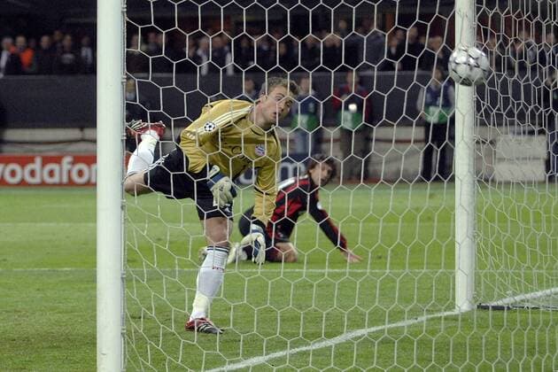 Torwart Michael Rensing (Bayern, li.) machtlos gegen das 1:0 von Andrea Pirlo (AC Mailand) Fußball EC 1 Herren Champions League 2006 2007, AC Mailand - FC Bayern München 2:2, Milan Gruppe Mailand Dynamik, Fußball EC 1 Herren Champions League 2006 2007, AC Mailand - FC Bayern München 2:2, Milan Gruppe Mailand Dynamik,