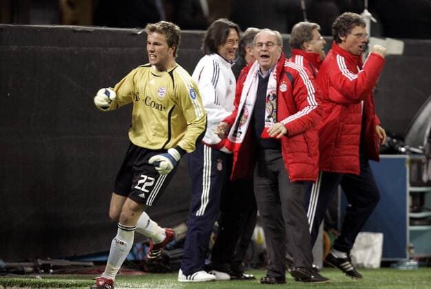 Torwart Michael Rensing - Torjubel, dahinter Manager Uli Hoeneß (beide Bayern) Fußball EC 1 Herren Champions League 2006 2007, FC Bayern München Gruppe Mailand Freude, Begeisterung Fußball EC 1 Herren Champions League 2006 2007, FC Bayern München Gruppe Mailand Freude, Begeisterung