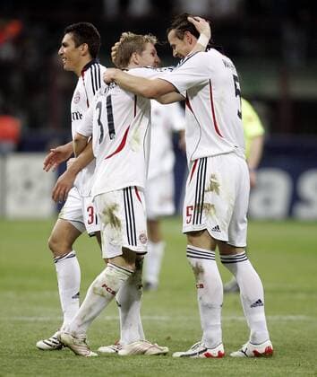 Torjubel Bayern, v.li.: Lucio, Bastian Schweinsteiger, Daniel van Buyten Fußball EC 1 Herren Champions League 2006 2007, FC Bayern München Gruppe Mailand Freude, Fußball EC 1 Herren Champions League 2006 2007, FC Bayern München Gruppe Mailand Freude,