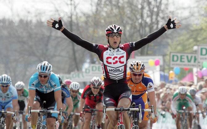 Juan Jose Haedo (Argentinien CSC, Mitte) gewinnt Rund um Köln 2007 vor Graeme Brown (Australien Rabobank, re.) und Alessandro Petacchi (Italien Milram) Radsport Herren 92. Rund um Köln 2007, Straßenradsport, Straße, Rad, Gruppe Köln Freude, Enttäuschung, Radsport Herren 92. Rund um Köln 2007, Straßenradsport, Straße, Rad, Gruppe Köln Freude, Enttäuschung,