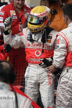Lewis Hamilton (England McLaren Mercedes) jubelt Motorsport Grand Prix Herren Großer Preis von Bahrain 2007, Formel 1 Weltmeisterschaft, F1, F, GP, WM, Qualifying Einzelbild Manama, Sakhir Freude, Motorsport Grand Prix Herren Großer Preis von Bahrain 2007, Formel 1 Weltmeisterschaft, F1, F, GP, WM, Qualifying Einzelbild Manama, Sakhir Freude,