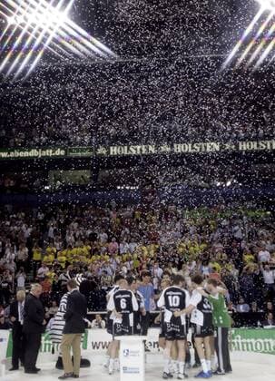 THW Kiel ist DHB Pokalsieger 2006 2007 Handball 1. BL Herren DHB Pokal 2006 2007, Pokalspiel, Finale, Endspiel, THW Kiel Totale Final Four, FinalFour, 4, Endrunde, Finalrunde Hamburg Freude, Handball 1. BL Herren DHB Pokal 2006 2007, Pokalspiel, Finale, Endspiel, THW Kiel Totale Final Four, FinalFour, 4, Endrunde, Finalrunde Hamburg Freude,