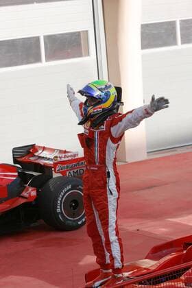 Felipe Massa (Brasilien Ferrari) - Sieger beim GP von Bahrain 2007 Motorsport Grand Prix Herren Großer Preis von Bahrain 2007, Formel 1 Weltmeisterschaft, F1, F, GP, WM Einzelbild Manama, Sakhir Freude, Motorsport Grand Prix Herren Großer Preis von Bahrain 2007, Formel 1 Weltmeisterschaft, F1, F, GP, WM Einzelbild Manama, Sakhir Freude,