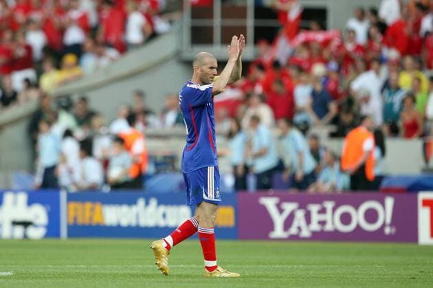 Zinedine Zidane (Frankreich) - Schlußjubel -  Fußball Länderspiel Herren WM 2006, Gruppe G, Nationalmannschaft, Nationaltrikot, Frankreich, Vdig Einzelbild Stuttgart Freude, Fußball Länderspiel Herren WM 2006, Gruppe G, Nationalmannschaft, Nationaltrikot, Frankreich, Vdig Einzelbild Stuttgart Freude,