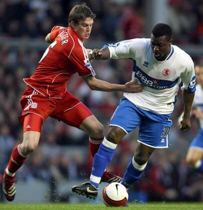 Yakubu Ayegbeni (Middlesbrough, re.) gegen Daniel Agger (Liverpool) - EDITORIAL USE ONLY. No use with unauthorised audio, video, data, fixture lists, club league logos or live services. Online in-match use limited to 120 images, no video emulation. No use in betting, games or single club league player publications. Fußball Herren English Premier League 2006 2007, 1. Englische Liga, Liverpool FC - Middlesbrough FC 2:0, Vdig Gruppe Liverpool Dynamik, Fußball Herren English Premier League 2006 2007, 1. Englische Liga, Liverpool FC - Middlesbrough FC 2:0, Vdig Gruppe Liverpool Dynamik,