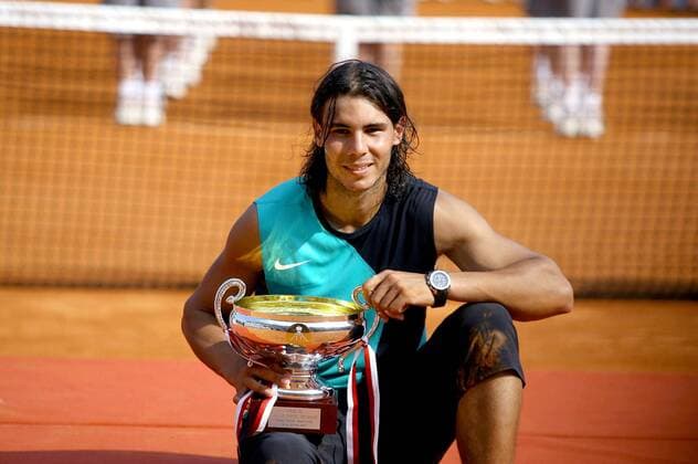 Rafael Nadal (Spanien) gewinnt das Finale der Monte Carlo Open 2007 und präsentiert sich mit dem Coupe de S.A.S. le Prince Souverain - (pan19971) Tennis Herren Monte Carlo Open 2007, Masters Series, ATP Tour, Finale, Endspiel Einzelbild Monte Carlo Freude, Tennis Herren Monte Carlo Open 2007, Masters Series, ATP Tour, Finale, Endspiel Einzelbild Monte Carlo Freude,
