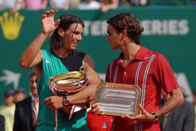 Rafael Nadal (Spanien, li.) gewinnt das Finale der Monte Carlo Open 2007 gegen seinen Kontrahenten Roger Federer (Schweiz) Tennis Herren Monte Carlo Open 2007, Masters Series, ATP Tour, Finale, Endspiel Gruppe Monte Carlo Freude, Tennis Herren Monte Carlo Open 2007, Masters Series, ATP Tour, Finale, Endspiel Gruppe Monte Carlo Freude,