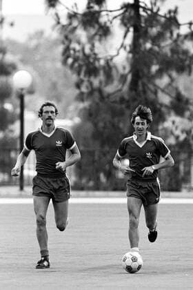 Johan Cruyff (re.) und Leo van Veen (beide Los Angeles Aztecs) - Training - Fußball Herren NASL 1978 1979, North American Soccer League, 1. US Amerikanische Liga, LA Aztecs Gruppe Aufnahmedatum geschätzt Los Angeles, L A Dynamik, Fußball Herren NASL 1978 1979, North American Soccer League, 1. US Amerikanische Liga, LA Aztecs Gruppe Aufnahmedatum geschätzt Los Angeles, L A Dynamik,
