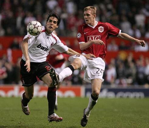 Kaka (AC Mailand, li.) gegen Darren Fletcher (Manchester United) -  Fußball EC 1 Herren Champions League 2006 2007, Manchester United - AC Mailand 3:2, ManU, Milan Gruppe Manchester Dynamik, Fußball EC 1 Herren Champions League 2006 2007, Manchester United - AC Mailand 3:2, ManU, Milan Gruppe Manchester Dynamik,